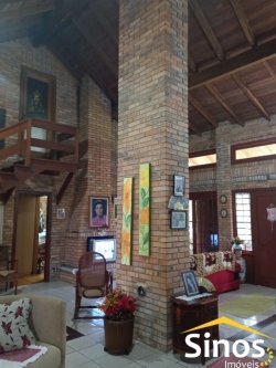 Sítio com 02 casas em ótima localização em Lomba Grande 