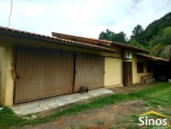 Sítio com 02 casas em ótima localização em Lomba Grande 