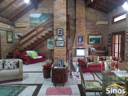 Sítio com 02 casas em ótima localização em Lomba Grande 