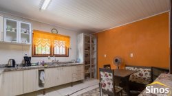 Casa com 04 dormitórios no Bairro Ideal  