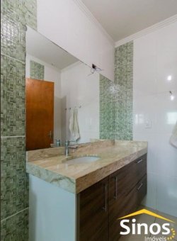 Casa com 04 dormitórios no Bairro Ideal  