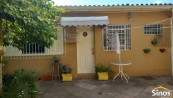 Casa mobiliada com 03 dormitórios no bairro Jardim América 