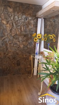 Casa mobiliada com 03 dormitórios no bairro Jardim América 