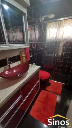 Casa mobiliada com 03 dormitórios no bairro Jardim América 