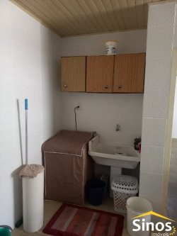 Casa mobiliada com 03 dormitórios no bairro Jardim América 