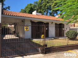 Casa com 02 dormitórios no bairro Hamburgo Velho 