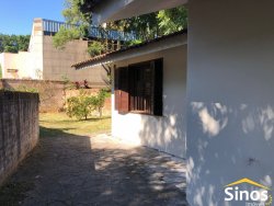 Casa com 02 dormitórios no bairro Hamburgo Velho 