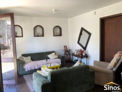 Casa com 02 dormitórios no bairro Hamburgo Velho 