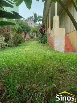 Terreno com 02 chalés no Bairro Jardim Mauá 