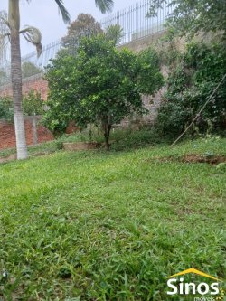 Terreno com 02 chalés no Bairro Jardim Mauá 