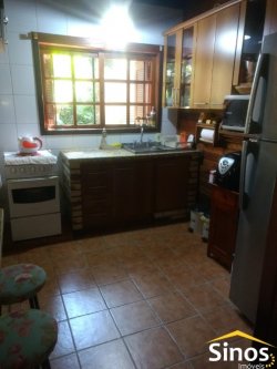 Casa mista com 02 dormitórios no Bairro Rondônia 
