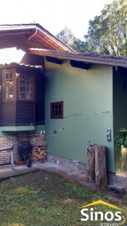 Casa mista com 02 dormitórios no Bairro Rondônia 