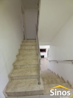 Sobrado com 03 dormitórios no bairro Santo André 