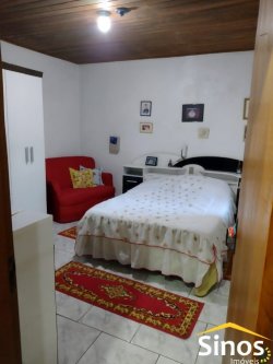 Casa com 02 dormitórios no Bairro Hamburgo Velho 