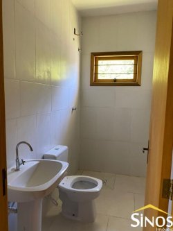 Casa com 02 dormitórios em Lomba Grande 
