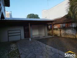 Sobrado com 02 salas comerciais 