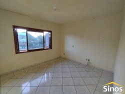 Sobrado com 02 salas comerciais 