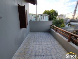 Sobrado com 02 salas comerciais 
