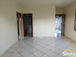 Sobrado com 02 salas comerciais 