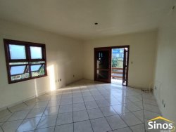 Sobrado com 02 salas comerciais 
