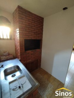 Casa com 02 dormitórios  