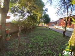 Casa com 02 dormitórios  
