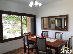 Casa com 04 dormitórios no Bairro Jardim Mauá 