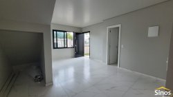 Casa geminada com 03 dormitórios no bairro Boa Vista 