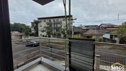 Casa geminada com 03 dormitórios no bairro Boa Vista 
