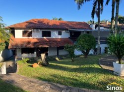 Sobrado com 04 dormitórios no Bairro Rondônia 