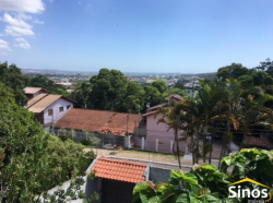 Sobrado com 04 dormitórios no Bairro Rondônia 