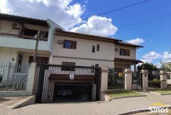 Casa com 03 dormitórios no Bairro Liberdade 