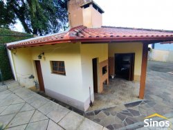 Casa com 03 dormitórios no Bairro Rondônia 