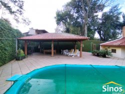 Casa com 03 dormitórios no Bairro Rondônia 
