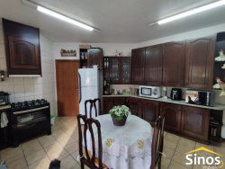 Casa com 03 dormitórios no Bairro Rondônia 
