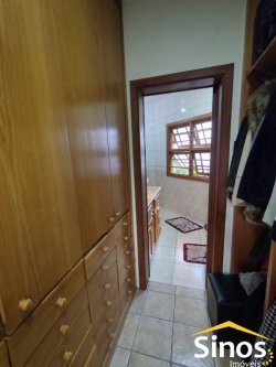 Casa com 03 dormitórios no Bairro Rondônia 