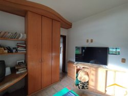 Casa com 03 dormitórios no Bairro Rondônia 