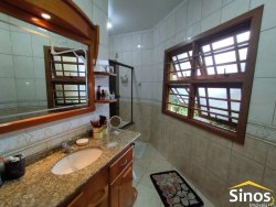 Casa com 03 dormitórios no Bairro Rondônia 