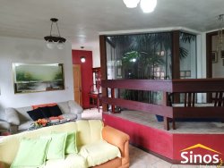 Casa com 03 dormitórios no Bairro Rondônia 
