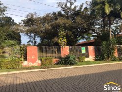 Casa com 03 dormitórios no Bairro Campestre 