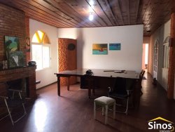 Casa com 03 dormitórios no Bairro Campestre 