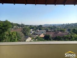 Sobrado com 03 dormitórios no Bairro Petrópolis  