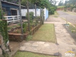 Casa com 03 dormitórios no Bairro Jardim Luciana 