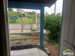 Casa com 03 dormitórios no Bairro Jardim Luciana 