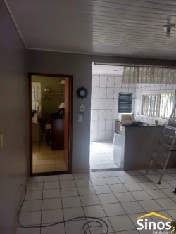 Casa com 03 dormitórios no Bairro Jardim Luciana 