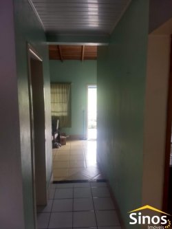 Casa com 03 dormitórios no Bairro Jardim Luciana 