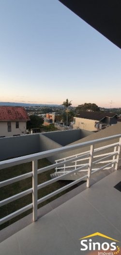 Sobrado com 03 dormitórios no bairro Jardim América 