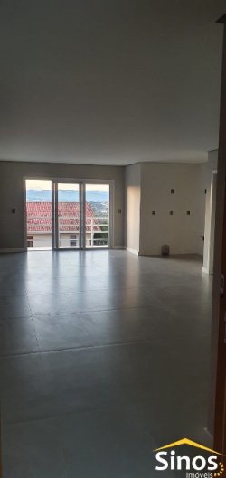 Sobrado com 03 dormitórios no bairro Jardim América 