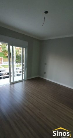 Sobrado com 03 dormitórios no bairro Jardim América 