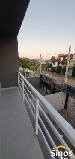 Sobrado com 03 dormitórios no bairro Jardim América 